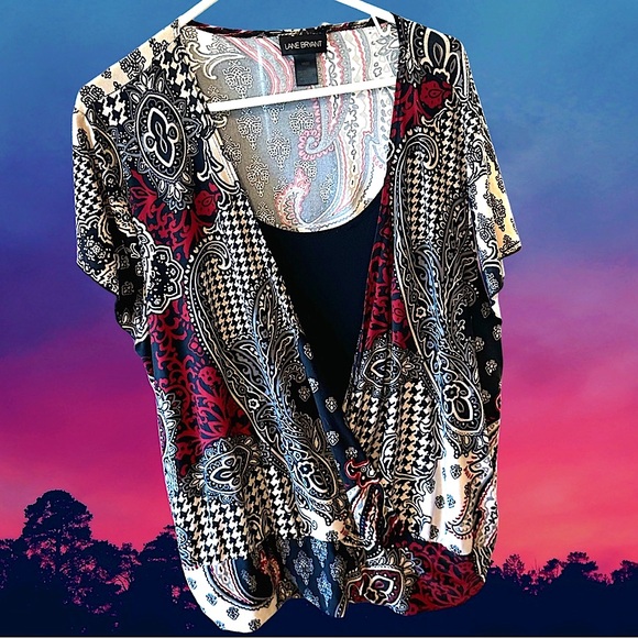 Lane Bryant Women’s plus-size White & Black & Red Patterned Stretchy Blouse❤️2X - Picture 1 of 7